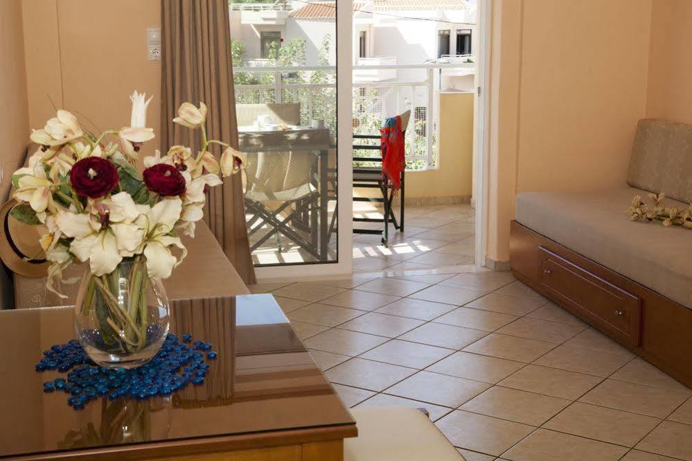 Apartament Blue Sky Agia Marina Zewnętrze zdjęcie
