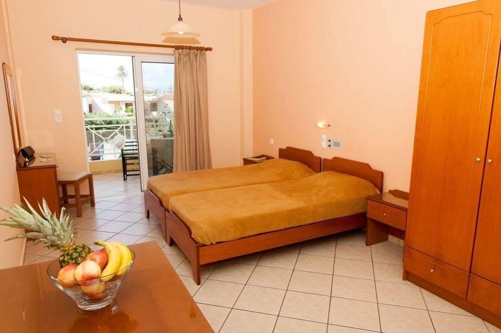 Apartament Blue Sky Agia Marina Zewnętrze zdjęcie